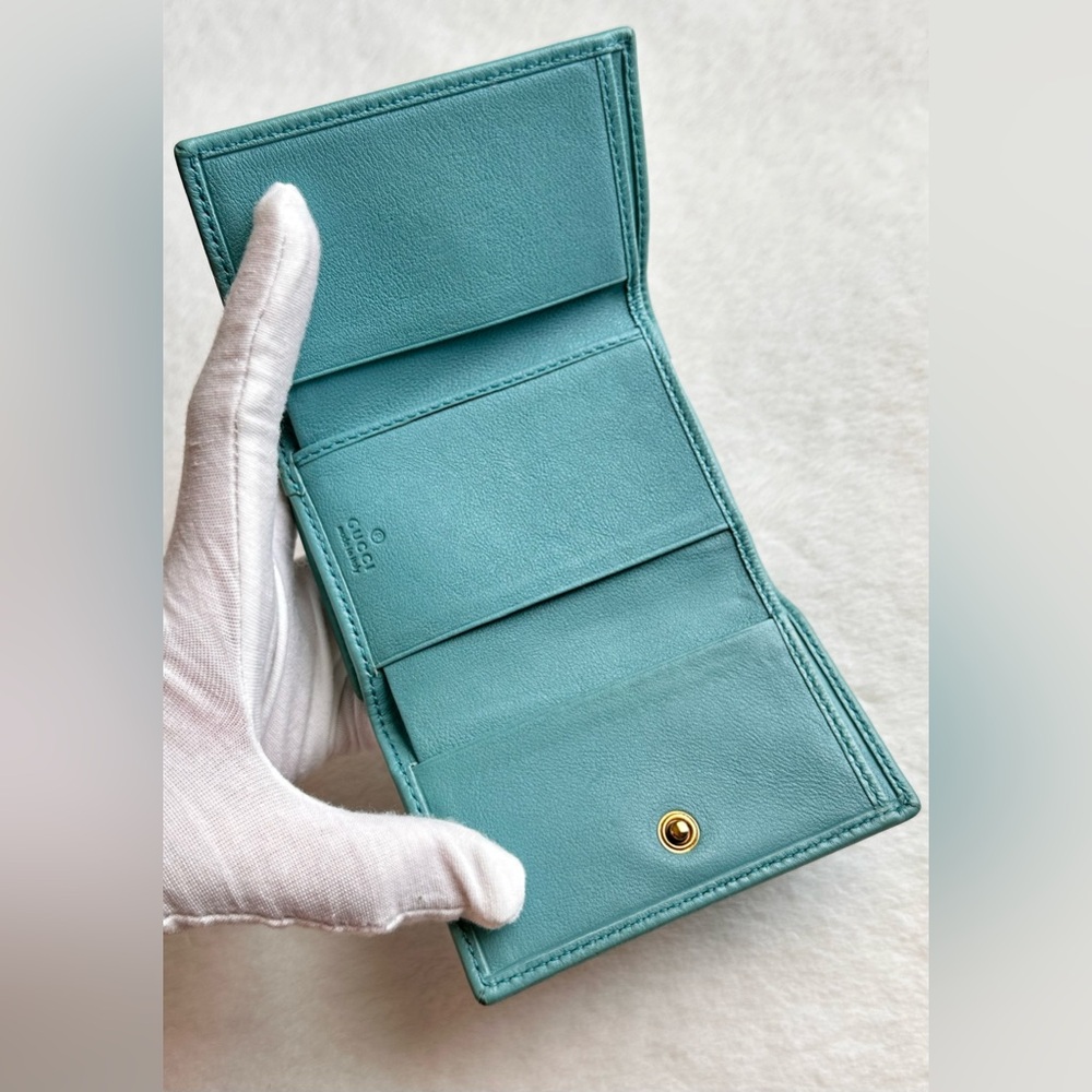 GUCCI 
Wonka Grain Calfskin Diana Tri-Fold Wallet Dusty Azure - Picture 6 of 15